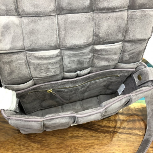 Bo*te*ga ve*ne*ta cassette