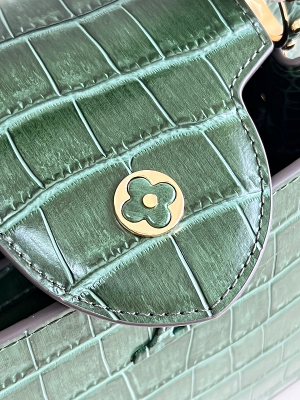 l**is V*t*n capucines bb