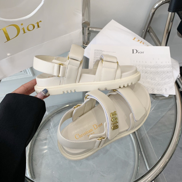 D*oract sandal