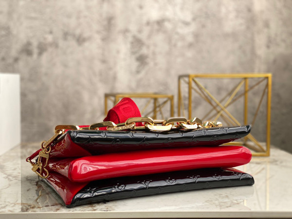 l**is V*t*n coussin mm