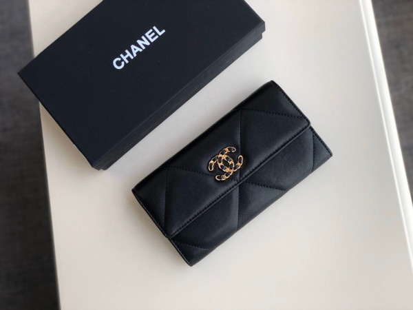 CL 19 LONG FLAP WALLET