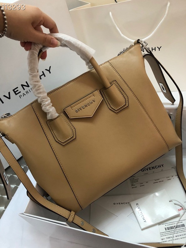 GIVENCHY ANTIGONA SOFT
