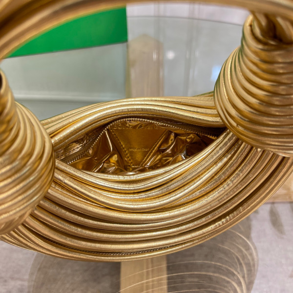 Bo*te*ga ve*ne*ta double knot