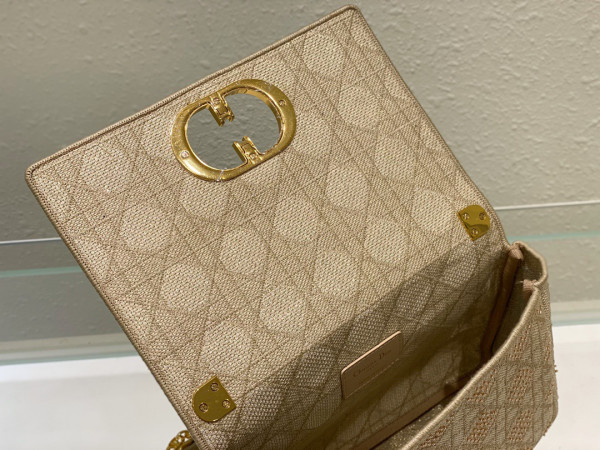 D*or medium caro bag