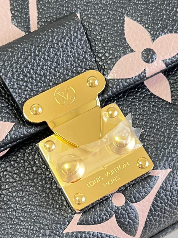 l**is V*t*n madeleine bb