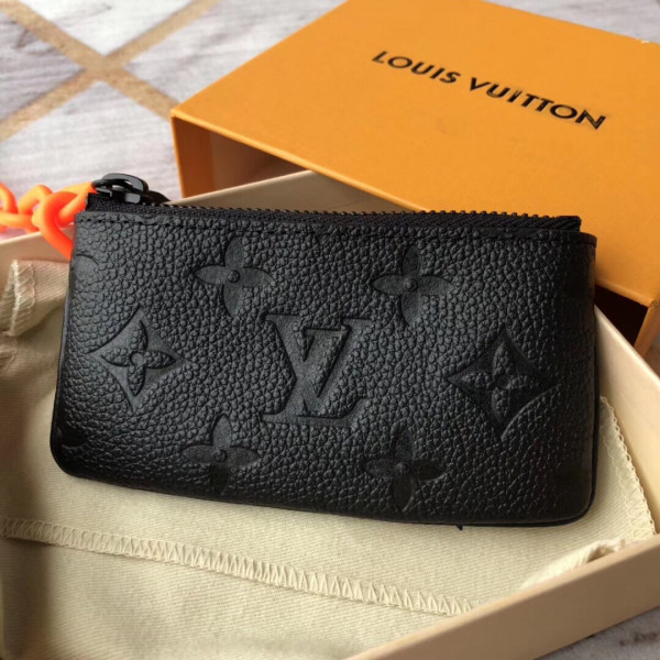 l**is V*t*n key pouch