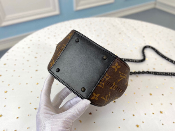 l**is V*t*n boursicot bc