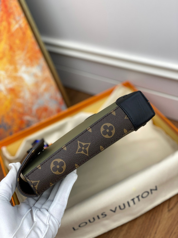 l**is V*t*n pochette voyage steamer