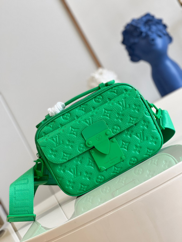 l**is V*t*n s lock messenger