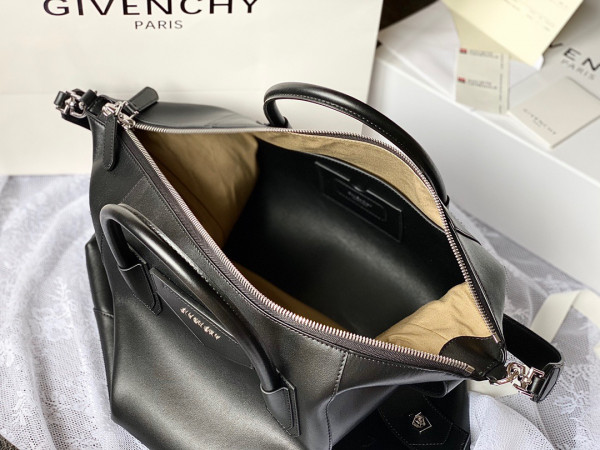 GIVENCHY ANTIGONA SOFT
