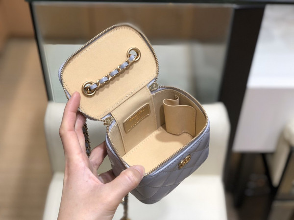 CL VANITY CASE