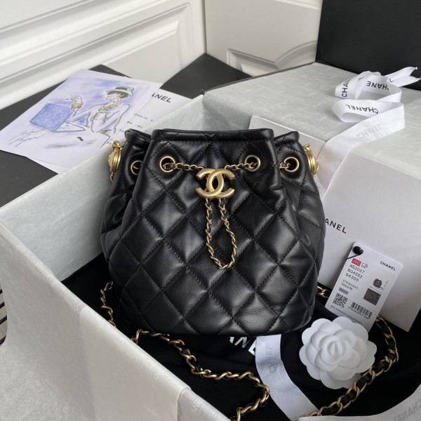 CL BUCKET BAG