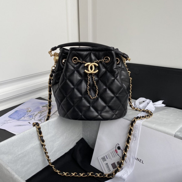 CL BUCKET BAG