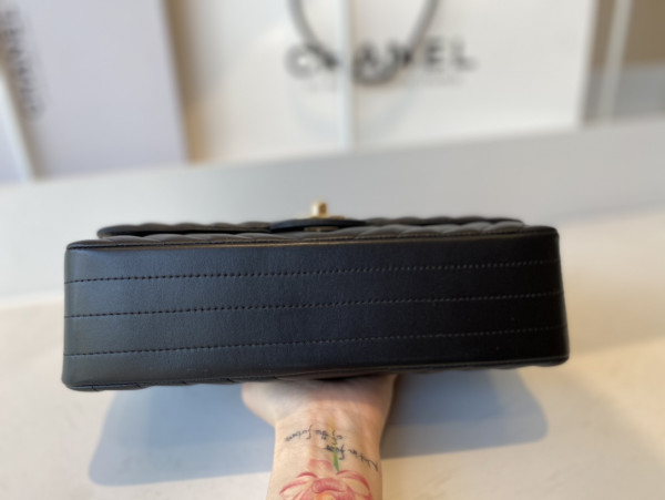 CL FLAP BAG LAMBSKIN 25.5cm