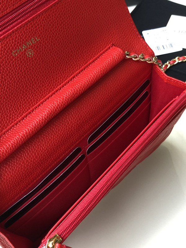 CL CHAIN WALLET CAVIAR WITH GOLD HARDWARE