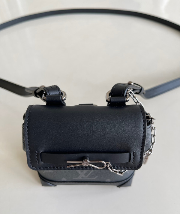 l**is V*t*n mini steamer pouch