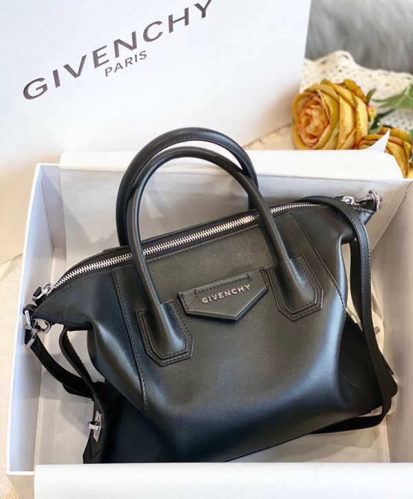 GIVENCHY ANTIGONA SOFT