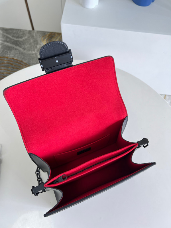 l**is V*t*n dauphine mm