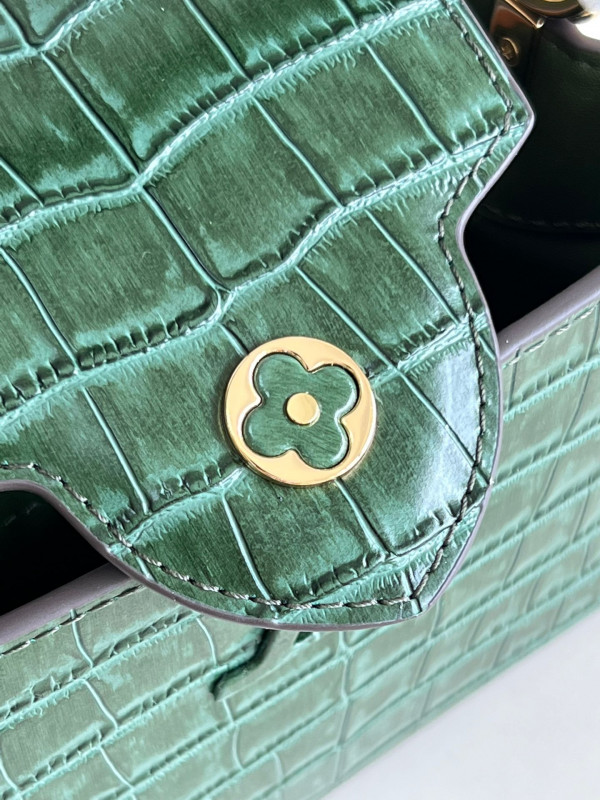 l**is V*t*n capucines mini