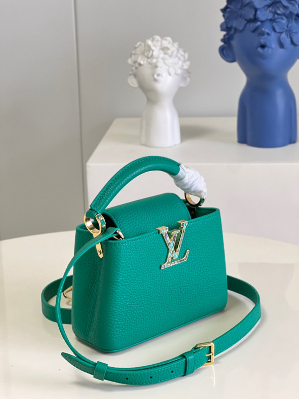 l**is V*t*n capucines mini