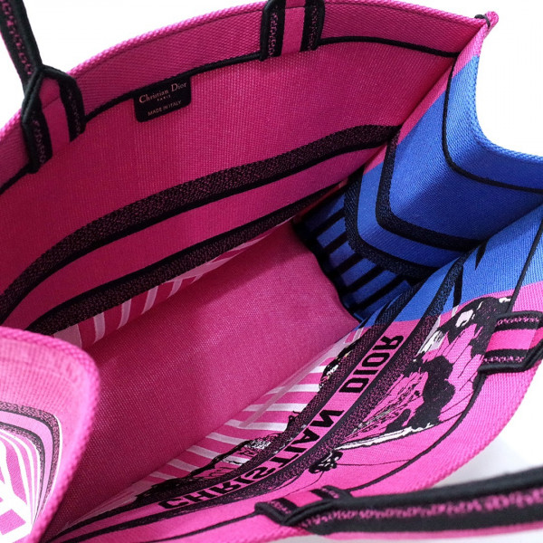 large D*or book tote