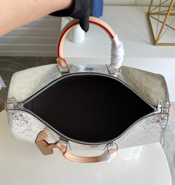 l**is V*t*n keepall bandouliÈre 50