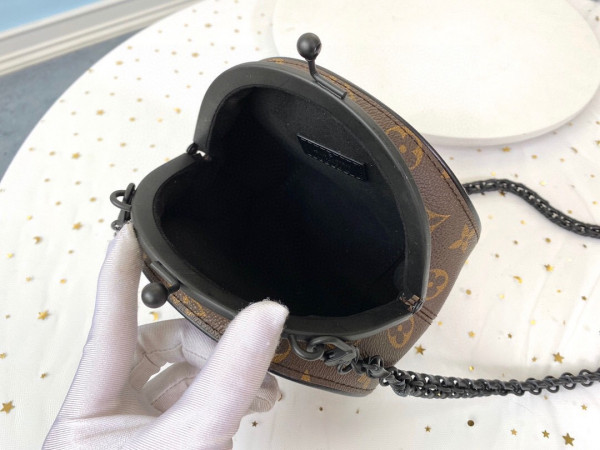 l**is V*t*n boursicot bc