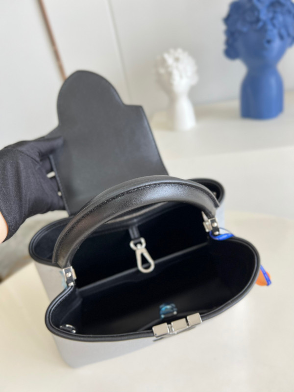 l**is V*t*n capucines bb