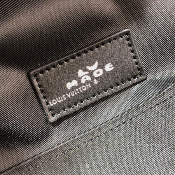 l**is V*t*n utilitary backpack