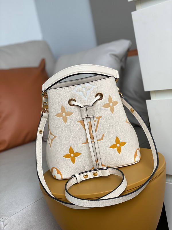 l**is V*t*n nÉonoÉ bb