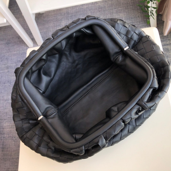 Bo*te*ga ve*ne*ta pouch