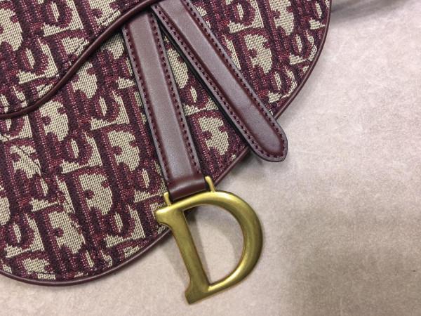 D*or oblique belt bag