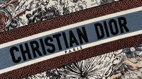 large D*or book tote