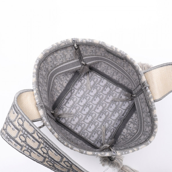 D*or d-bubble bucket bag