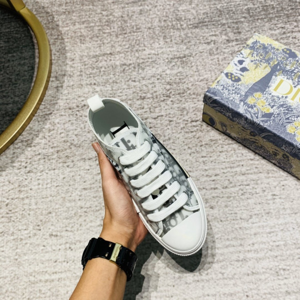 D*or b23 oblique low top sneaker