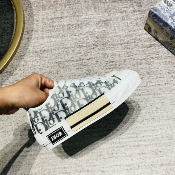 D*or b23 oblique low top sneaker