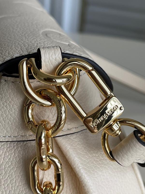 l**is V*t*n favorite