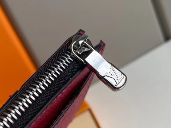 l**is V*t*n coin card holder