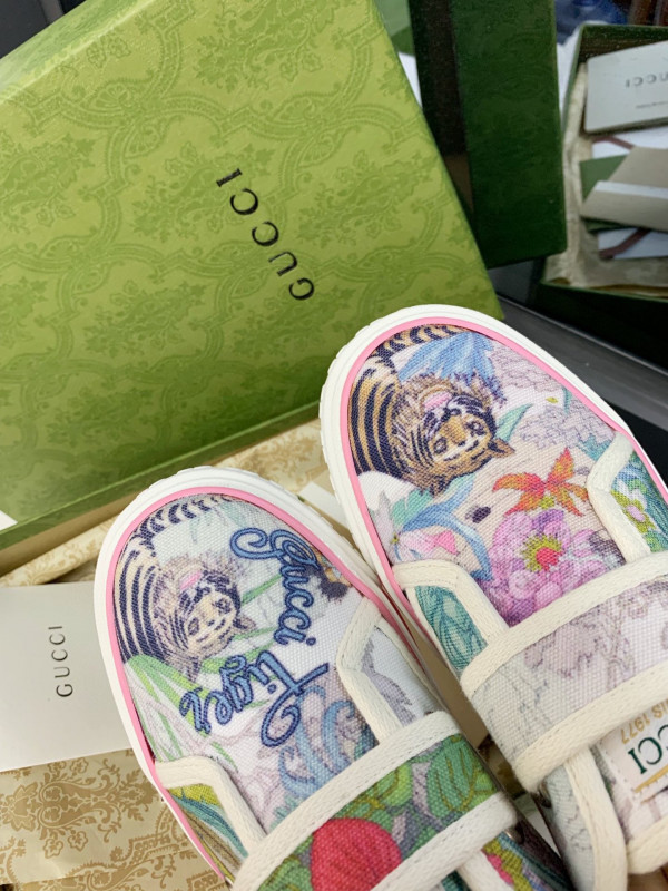 G*u*i tennis 1977 sneaker