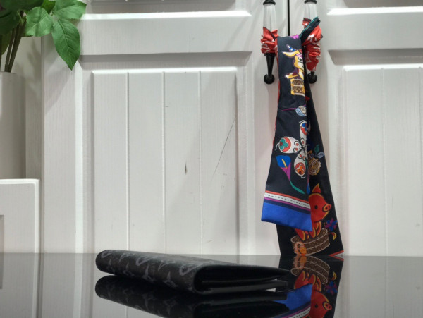 l**is V*t*n brazza wallet