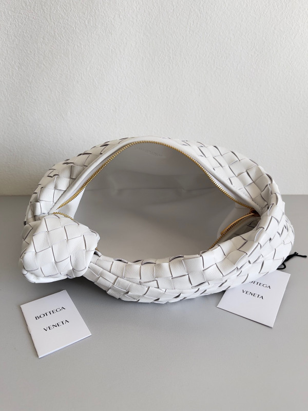 Bo*te*ga ve*ne*ta teen jodie