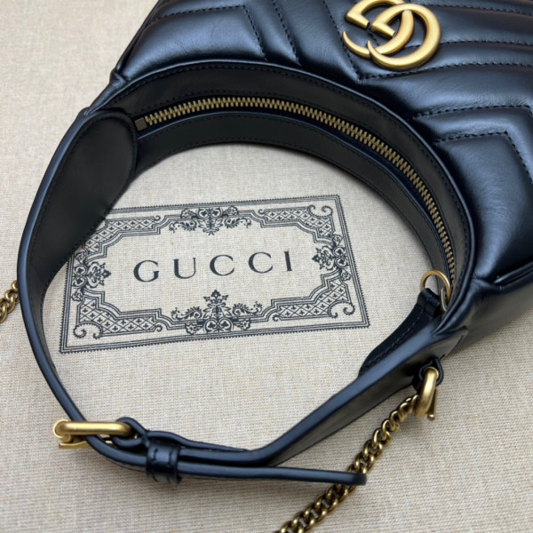 G*u*i gg marmont half-moon-shaped mini bag