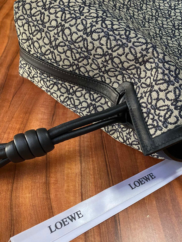 LOEWE Flamenco clutch