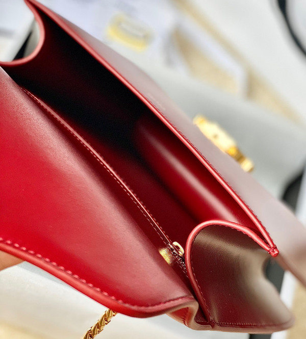 Ce**e chain besace triomphe