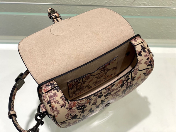 D*or bobby east-west bag