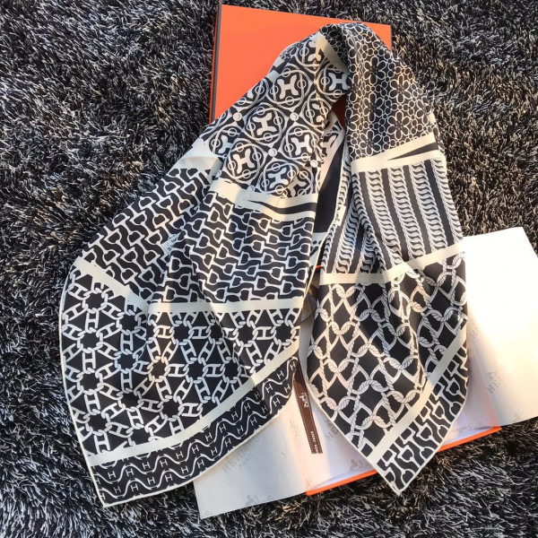 H**mes scarf