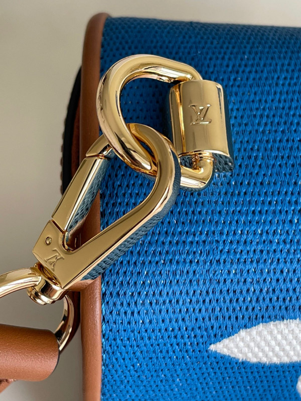 l**is V*t*n twist mm