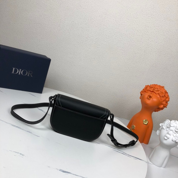 D*or saddle pouch with strap