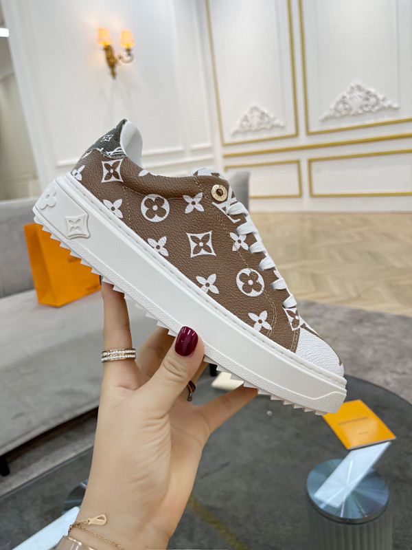 l**is V*t*n women"s time out sneaker