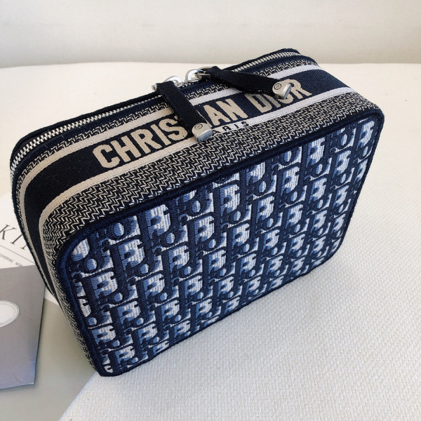 D*or D*ortravel vanity case